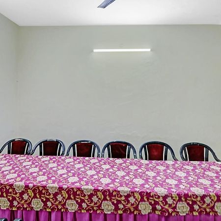מלון Izatnagar Collection O 85238 Tulika Garden מראה חיצוני תמונה
